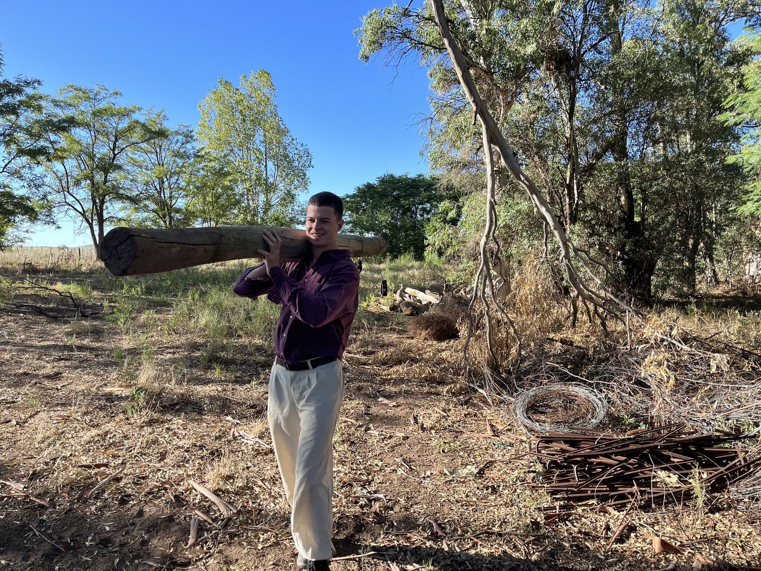 Thomas trabajando en el campo